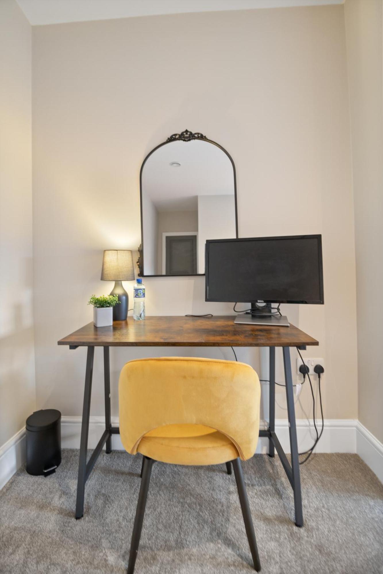 Whiskawaystays - Victoria House - Apartment 6 Worcester Extérieur photo
