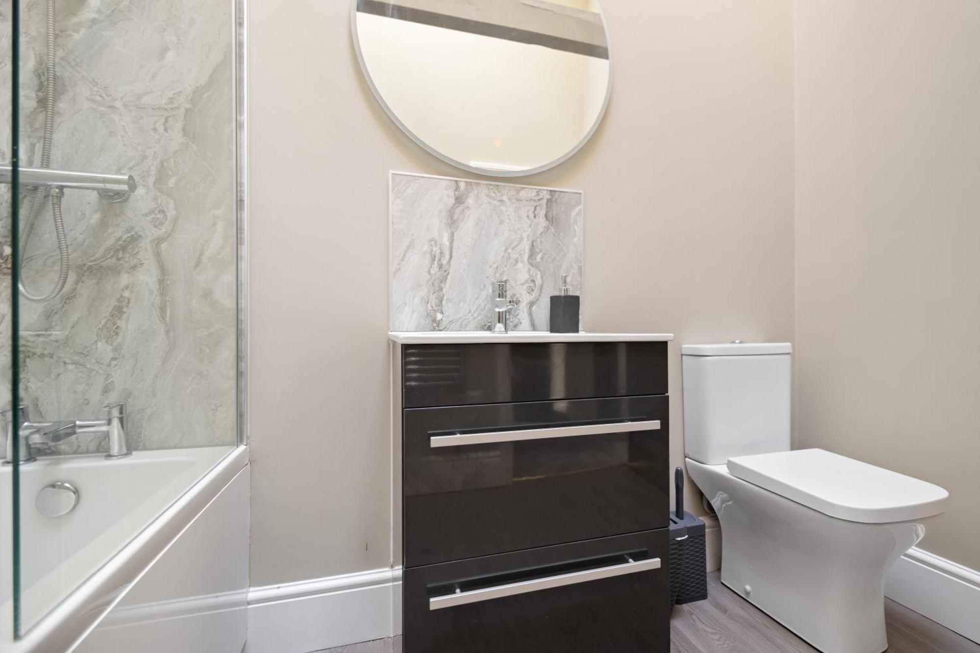 Whiskawaystays - Victoria House - Apartment 6 Worcester Extérieur photo